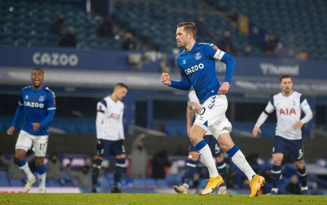 利雅得新月 利雅得新月